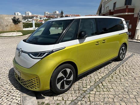 VOLKSWAGEN EUROVAN (2008) - Red